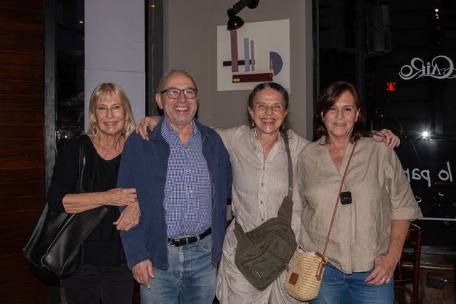 Ciclo de Arte por la Paz y bar El Cairo inauguraron una muestra de arte
