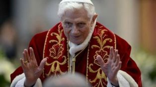 El Papa reapareció y dijo que renunció en plena libertad por el bien de la Iglesia