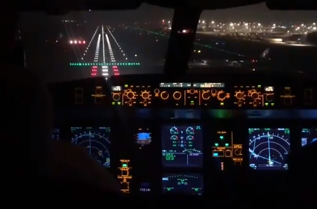 Despegó de China el avión de Aerolíneas que trae 904 mil vacunas para los docentes