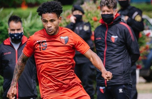 Colón va con 22 jugadores a Buenos Aires para el debut ante Defensa y Justicia.