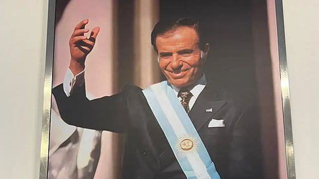 La imagen de Menem que ubicó el gobierno de Milei en el flamante Salón de los Próceres.