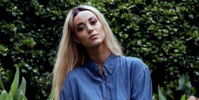 Una modelo con una extraña enfermedad mostró su verdadero aspecto Una modelo con una extraña enfermedad mostró su verdadero aspecto