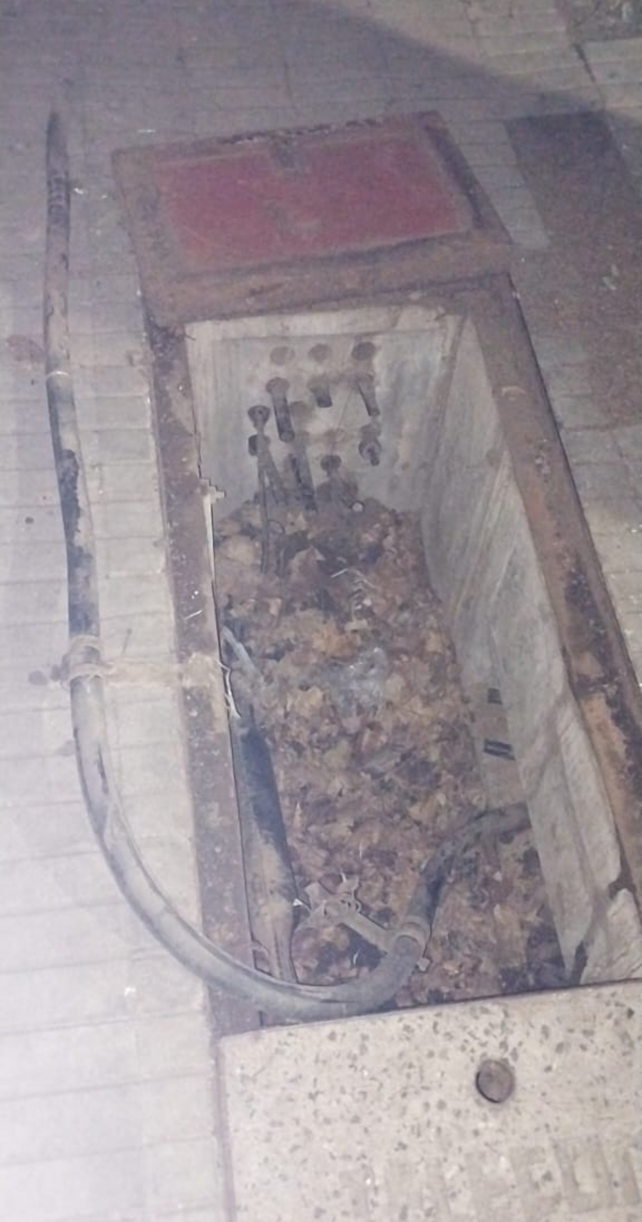 Detenidos por robar cables de una cámara subterránea en el macrocentro