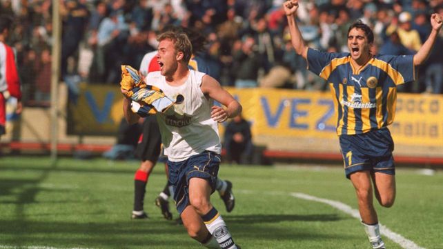 Luciano Figueroa lo grita como si fuera una final. Fue el primero gol la victoria canalla en aquel clásico del 1º de septiembre de 2002. El otro lo marcó el Tom Arriola.