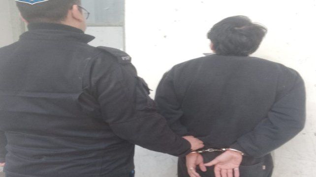 Preso por proferir amenazas a su exmujer en una oficina municipal del parque Garay.