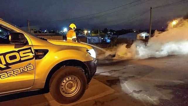Paraná: bomberos debieron apagar un contenedor de basura