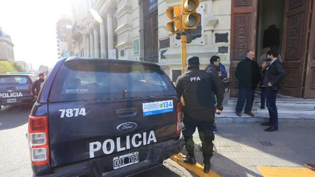 Causa Tavi Celis: Allanan oficinas de Adultos Mayores y sede del PRO