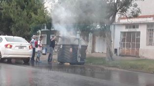 Otro contenedor quemado: y van...
