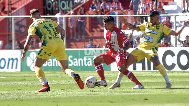 Unión perdió un poco de terreno con varios resultados de sus rivales en el camino a la Copa Sudamericana. 