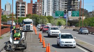 Con un operativo especial, continúan las tareas de repavimentación de la Ruta 168