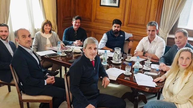 Los integrantes de la mesa política del gobierno de Milei trazaron las prioridades legislativas para las próximas semanas.&nbsp;