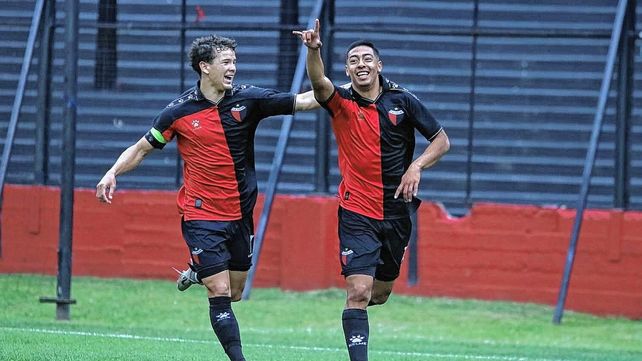 Colón no tuvo piedad y goleó al colista Barracas Central por 5-0 en Reserva.&nbsp;