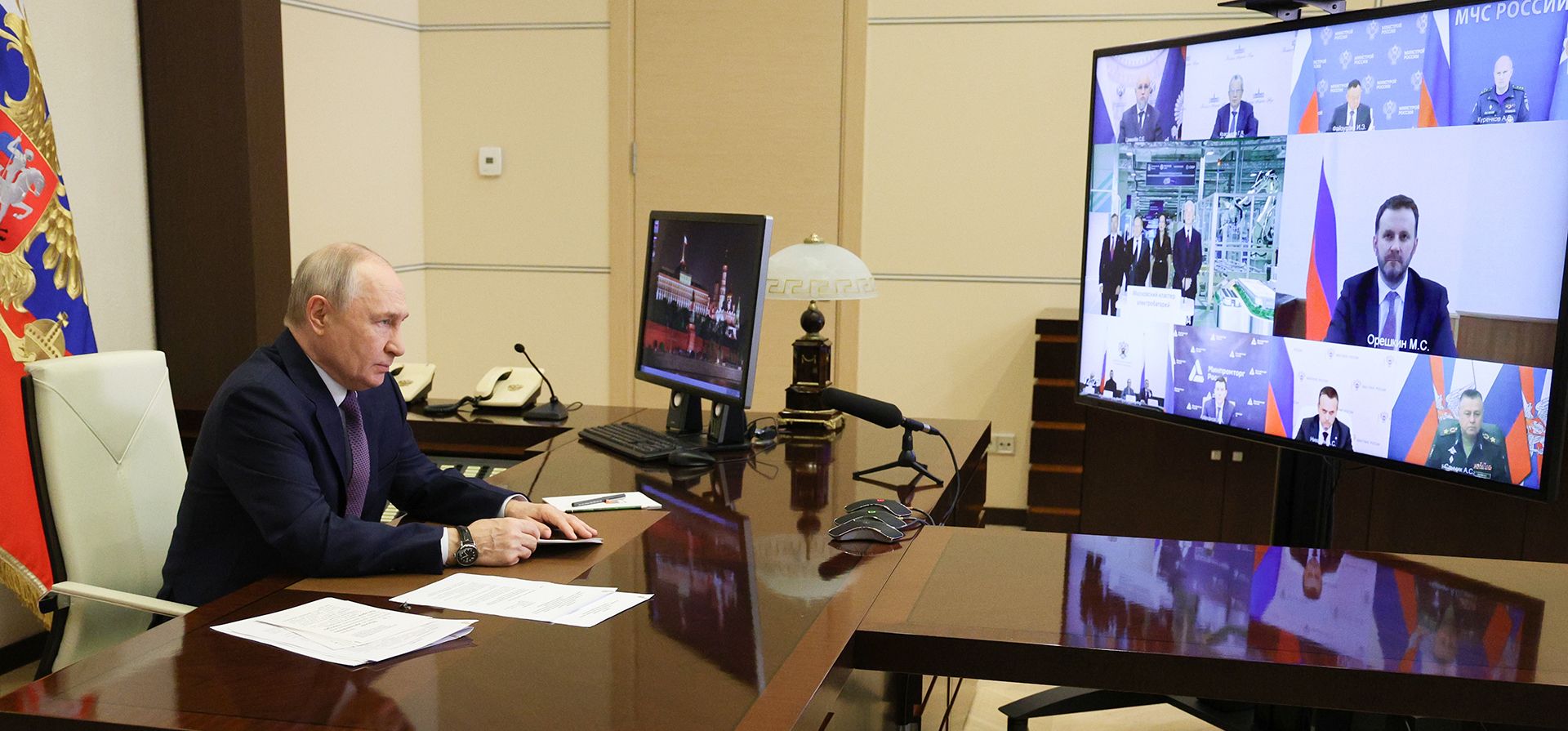 El presidente ruso, Vladímir Putin, asiste por videoconferencia a una reunión sobre el desarrollo de sistemas de almacenamiento de energía en la residencia estatal de Novo-Ogaryovo, a las afueras de Moscú, el martes 6 de octubre de 2026. (Vyacheslav Prokofyev/Sputnik, foto del grupo de prensa del Kremlin vía AP) El presidente ruso, Vladímir Putin, asiste por videoconferencia a una reunión sobre el desarrollo de sistemas de almacenamiento de energía en la residencia estatal de Novo-Ogaryovo, a las afueras de Moscú, el martes 6 de octubre de 2026. (Vyacheslav Prokofyev/Sputnik, foto del grupo de prensa del Kremlin vía AP)