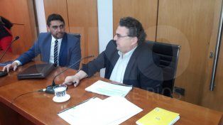 El abogado Claudio Berón (izq.) y el defensor oficial Luis Pedemonte.