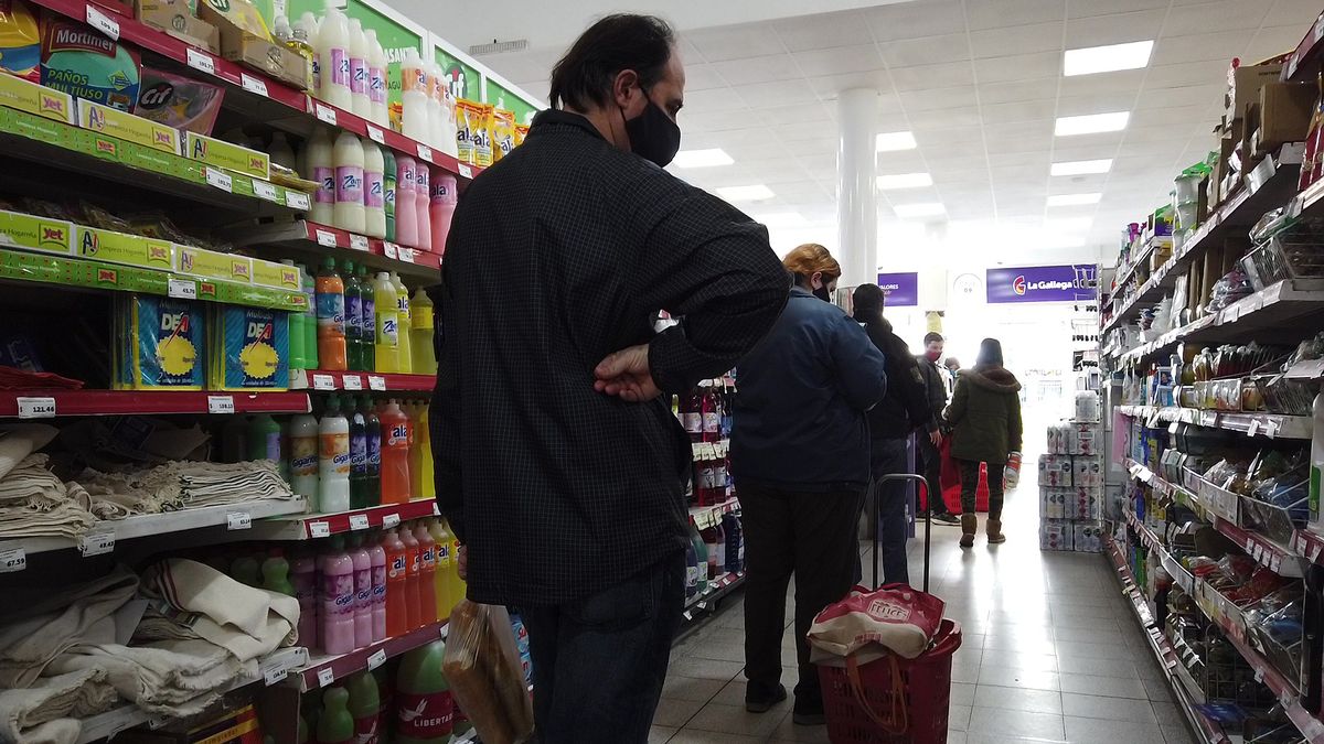 La pandemia de coronavirus destrozó la confianza de los consumidores ...