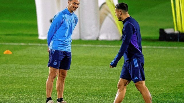 Scaloni y Paredes estarán en el duelo despedida de Riquelme