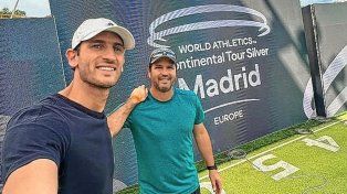 Germán Chiaraviglio junto a su entrenador Javier Benítez en el meeting de Madrid.