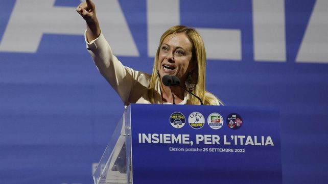 La líder neofascista Georgia Meloni sería la primera premier mujer en la historia.