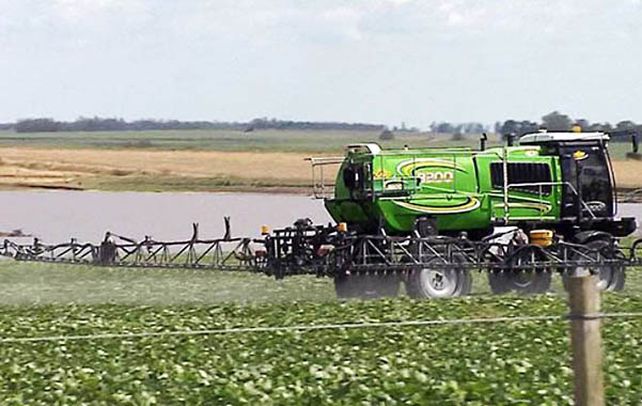 Fumigaciones. Se afianzan los estudios sobre la toxicidad y los peligros de los agroquímicos.