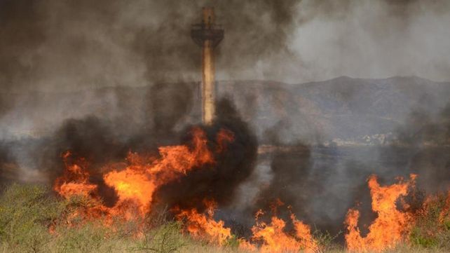 El peor incendio de la década que sufren las sierras de Córdoba