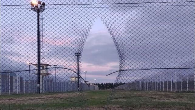 Los ocho presos escaparon de Piñero con la ayuda de colaboradores que rompieron el cerco y se enfrentaron con los guardias.&nbsp;
