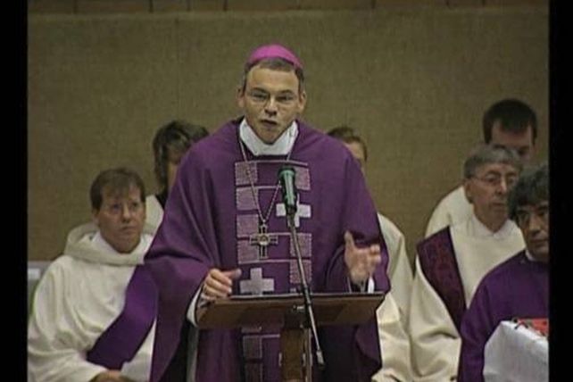 El Vaticano suspende al obispo de Limburgo tras la polémica por su palacio