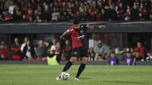 En la delantera de Newells. Ever Banega fue el que más jugó. Lo pretende Platense