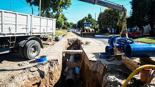 Rosario Romero escuchó a los vecinos y conformaron una mesa de diálogo por el agua potable. Anuncian licitación de obras para mejorar el servicio en zona oeste