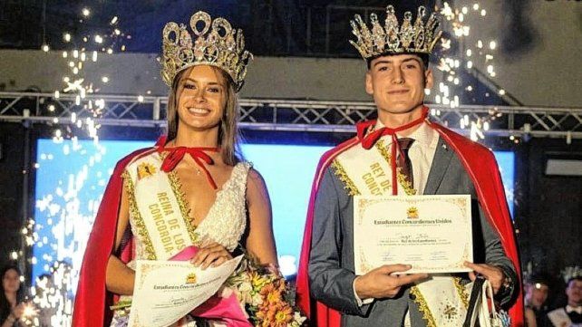 Carmela Cocco del Colegio San Antonio y Tiago Stele de la Escuela San Roque González son los nuevos soberanos.