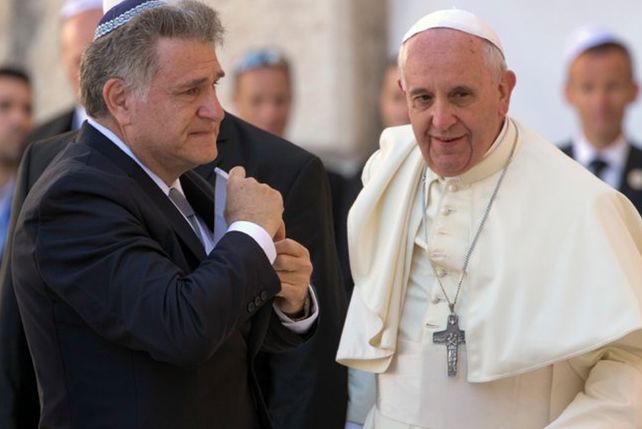 Francisco y el abrazo de las tres religiones