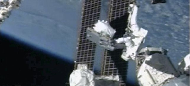 El transbordador Endeavour ya viaja hacia la Tierra