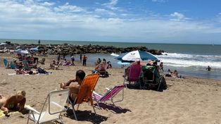 Mar del Plata vivió una jornada a pleno sol con las playas colmadas