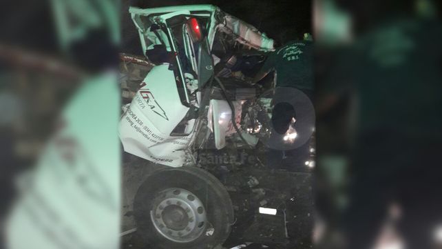 Un camionero chocó a otro desde atrás en la Circunvalación Oeste, fue rescatado pero falleció