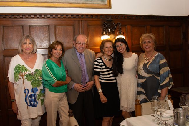 María Angélica Grande, María Laura Borgui, Elías Soso, Jorgelina Fracassi, Sol Fernández y Marta Herrero