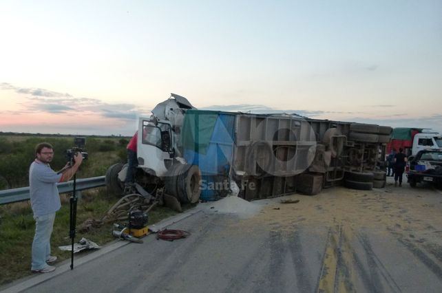 Murió un camionero en un choque en la circunvalación