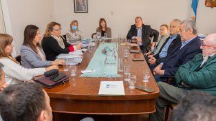 Velázquez recibió a referentes de la Asociación de Clínicas y Sanatorios y el Colegio de Bioquímicos&nbsp;