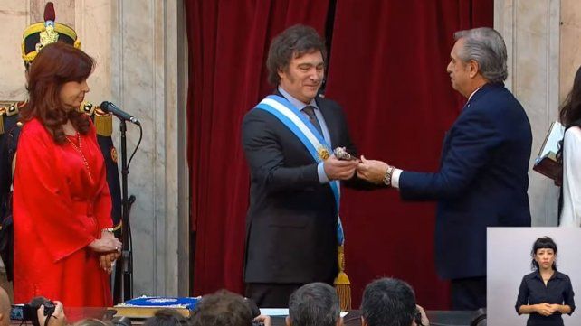 Javier Milei juró ante la Asamblea Legislativa y es el nuevo Presidente