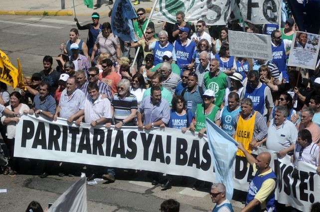 Docentes privados piden reabrir paritarias y adelantar las subas