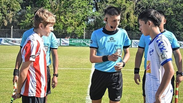 Santa Fe perdió 2-0 contra Rosario en el inicio del Torneo Provincial Sub 13 que se juega en nuestra ciudad.