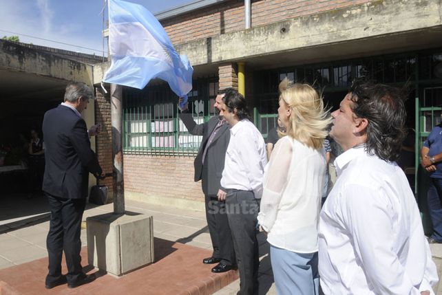 “Las escuelas no deben cerrarse, al contrario, hay que agrandarlas”
