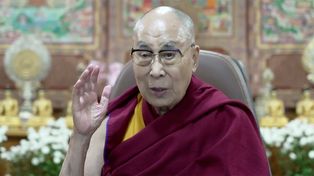Imagen de la videoconferencia que el líder del budismo tibetano dio desde Dharamsala (India).