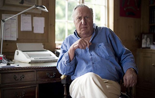 Forsyth es el autor de numerosos best-seller. Entre ellos Chacal y Odessa.