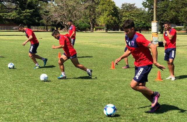 Caruso podría repetir la misma alineación
