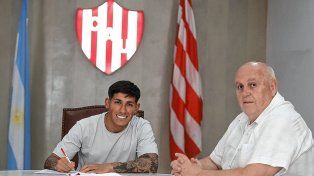 Unión extendió el contrato con el defensor Lautaro Vargas