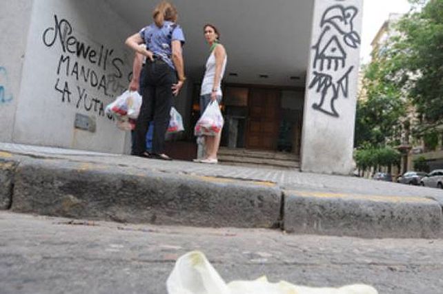 Rosario: una mujer mató a su pareja con ayuda de un vecino