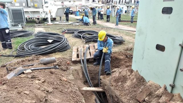 La Empresa Provincial de la Energía (EPE) lleva adelante este fin de semana trabajos para mejorar la red eléctrica en Rosario.&nbsp;