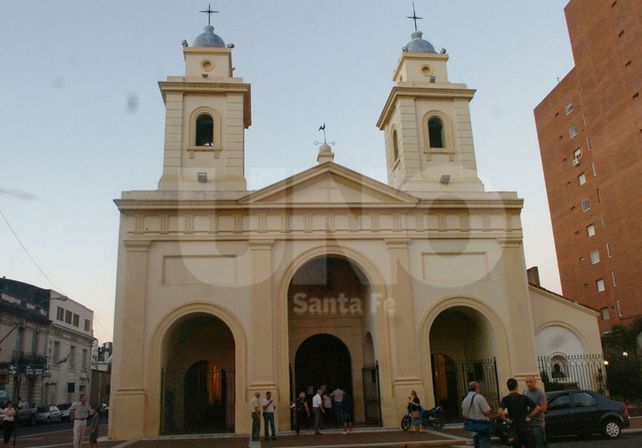 El robo se perpetró el domingo mientras el cura daba la misa