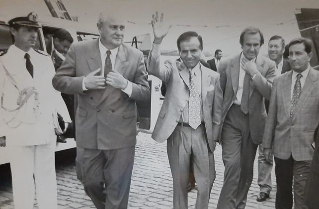El día que Menem cambió la política santafesina: invento, foto y triunfo de Reutemann