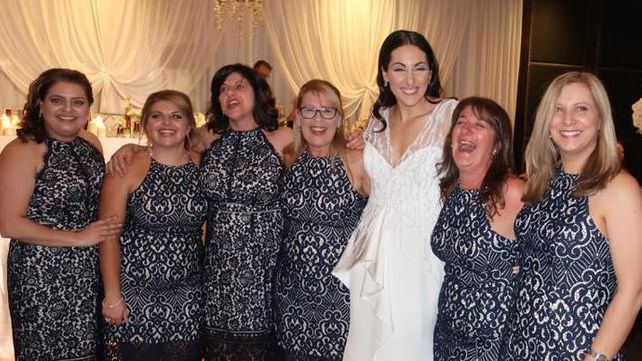 Seis mujeres coincidieron con el mismo vestido en una fiesta de casamiento