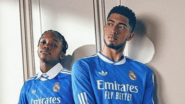 Real Madrid presentó su tercer modelo de camiseta con un toque retro